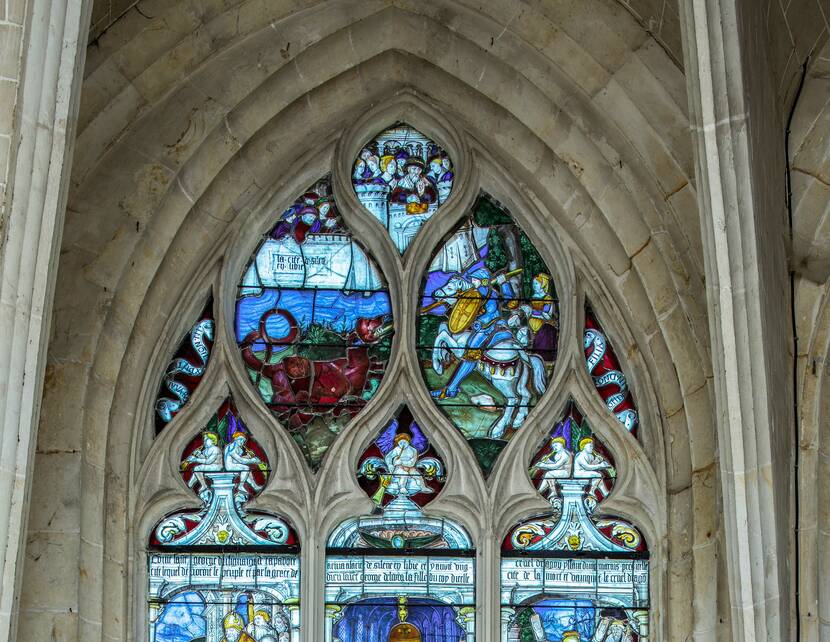 L'un des vitraux sur lequel ont été retrouvées des inscriptions non pas en latin mais en français. Photo Inventaire de la région Centre-Val de Loire.