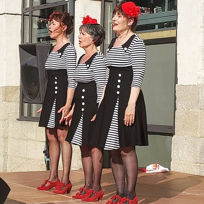 Les Mikmak Sisters à Mortagne-au-Perche. 2021